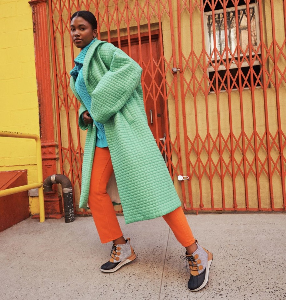 Camel Brown-Black Sorel Women's Out N About Iii Classic Boot