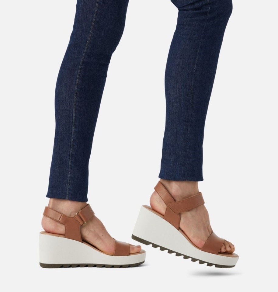 Sorel Women's Cameron Wedge Sandal Velvet Tan