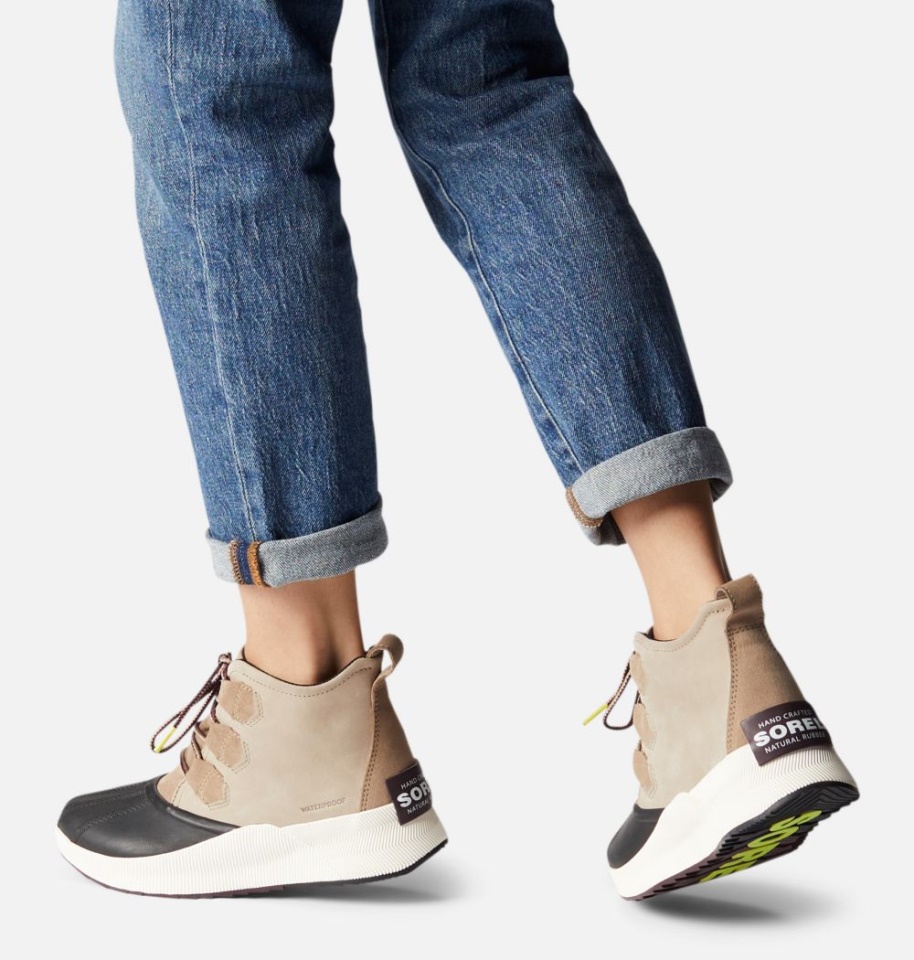 Sorel Women's Out N About Iii Classic Boot Omega Taupe-Black