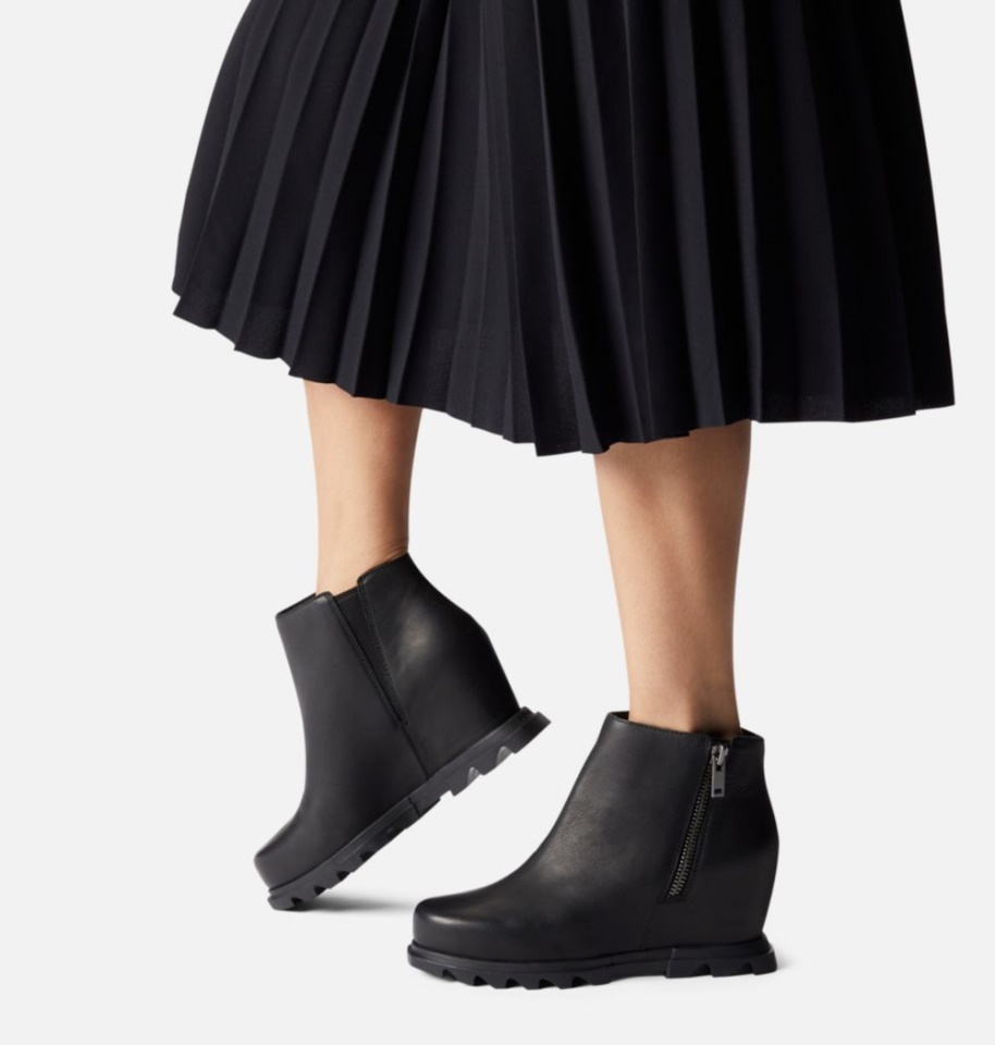 Women's Joan Of Arctic Wedge Iii Zip Wide Bootie Black-Sea Salt Sorel